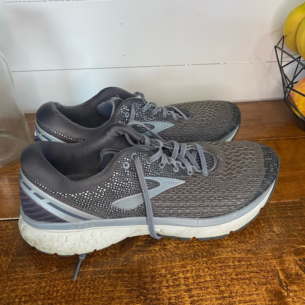 Brooks ghost mens size 11